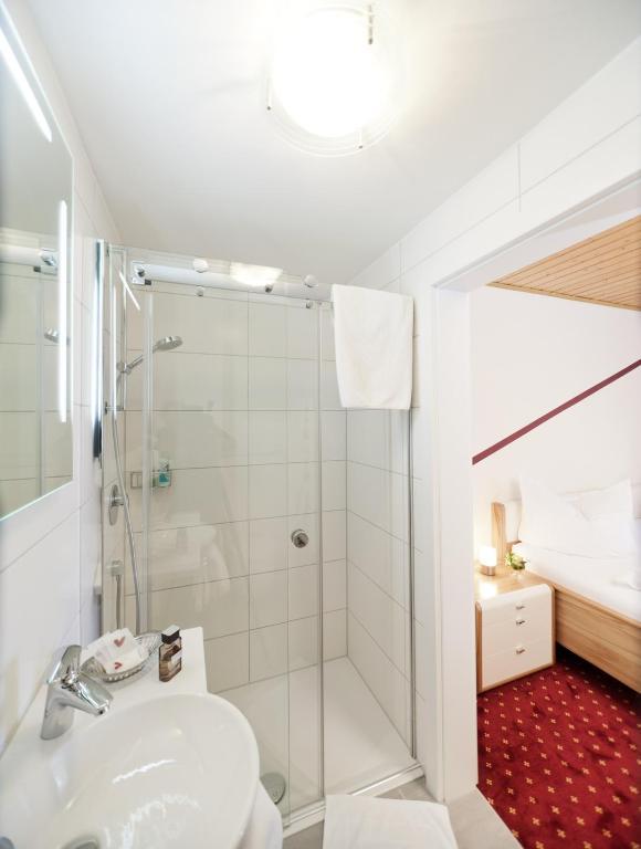 Hotel Landgasthof Kranz Huefingen ภายนอก รูปภาพ