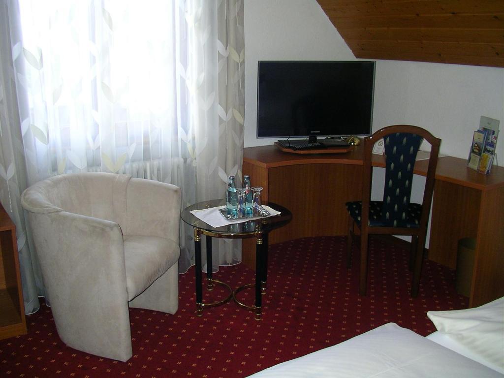 Hotel Landgasthof Kranz Huefingen ห้อง รูปภาพ